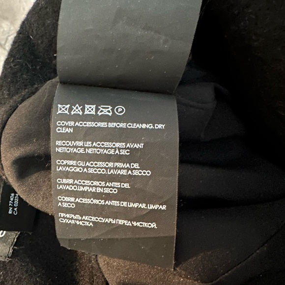 Club Monaco Wool Mini - Picture 6 of 6